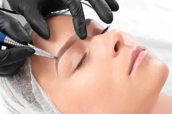 Hướng Dẫn Vệ Sinh Vùng Chân Mày Chuẩn Y Khoa