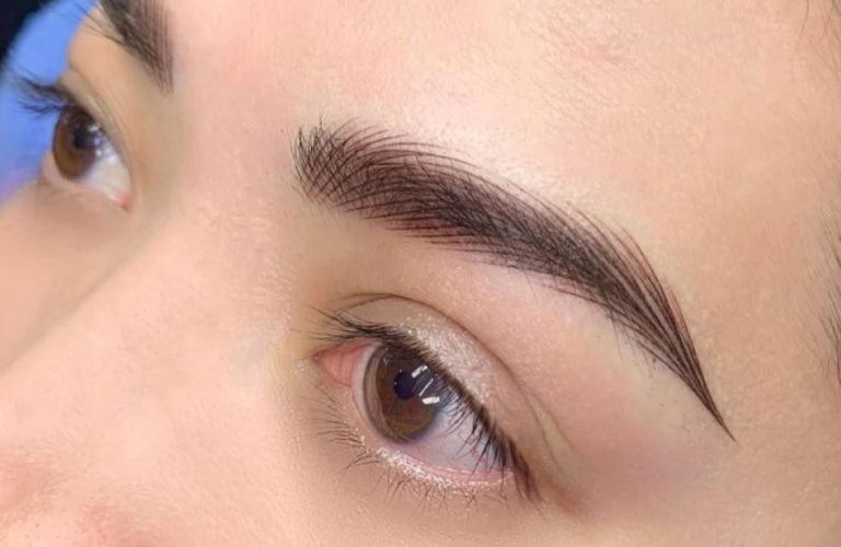 Điêu Khắc Chân Mày Giữ Màu Được Bao Lâu?